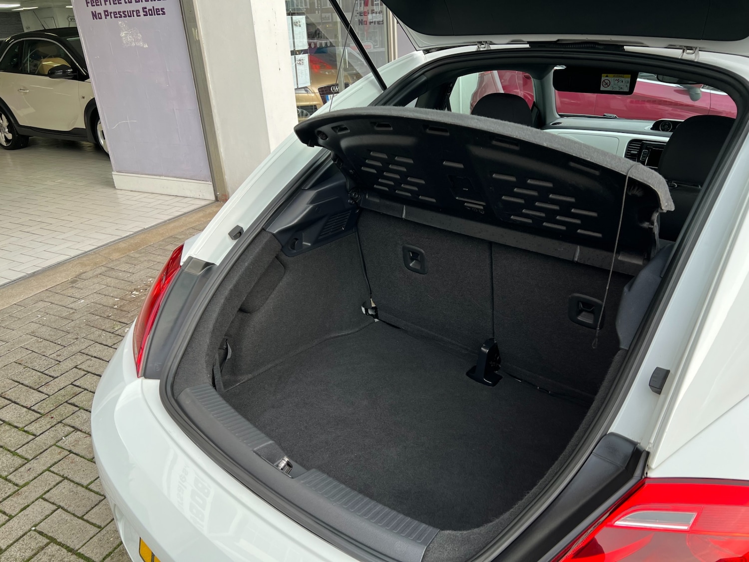 Used Volkswagen Beetle 2014 for sale - 77460392: Photo 43