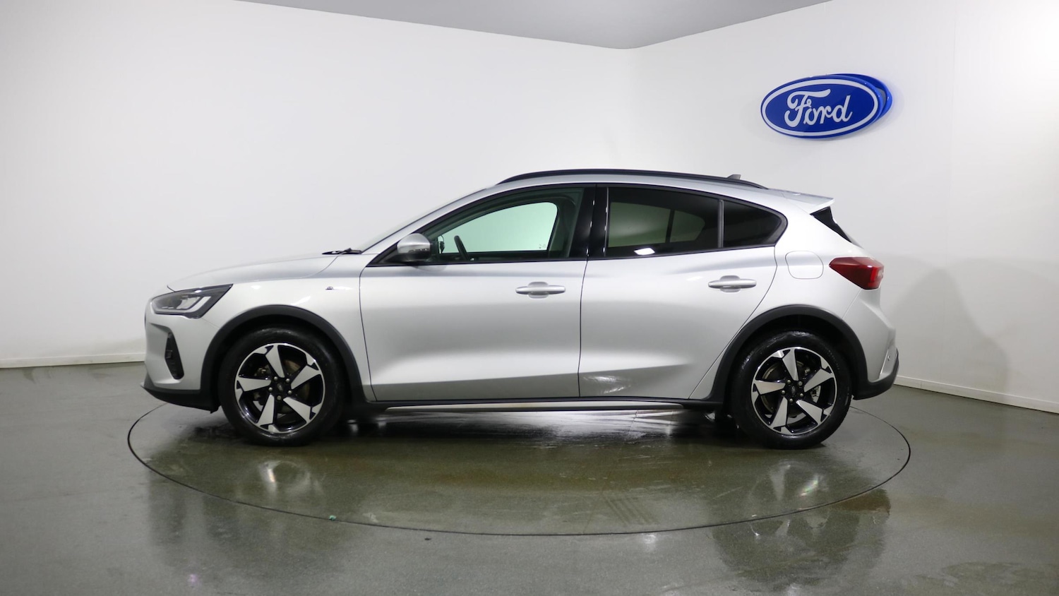 Used Ford Focus 2023 for sale - 76818358: Photo 9