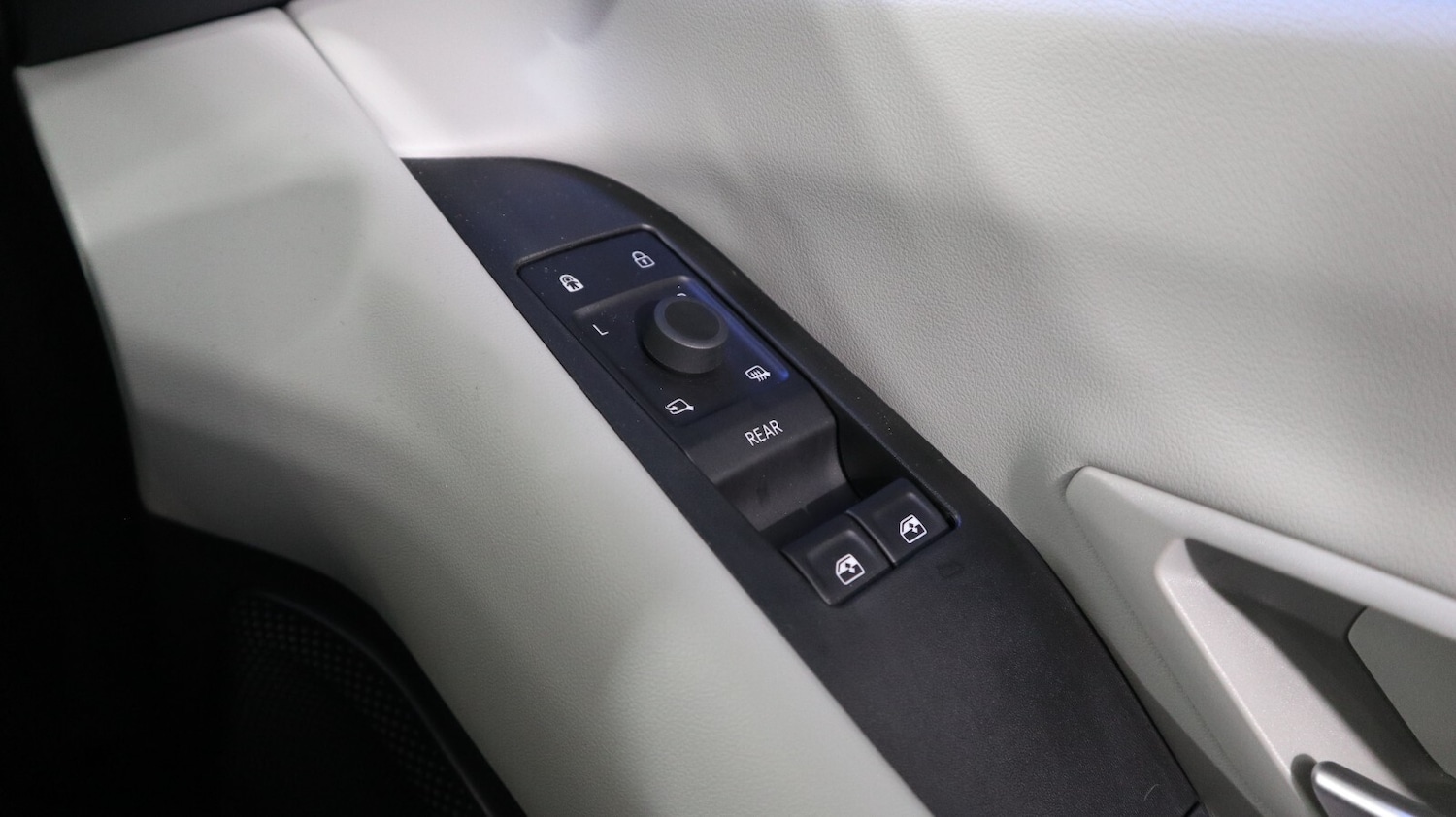 Used Ford Explorer 2024 for sale - 77111357: Photo 34