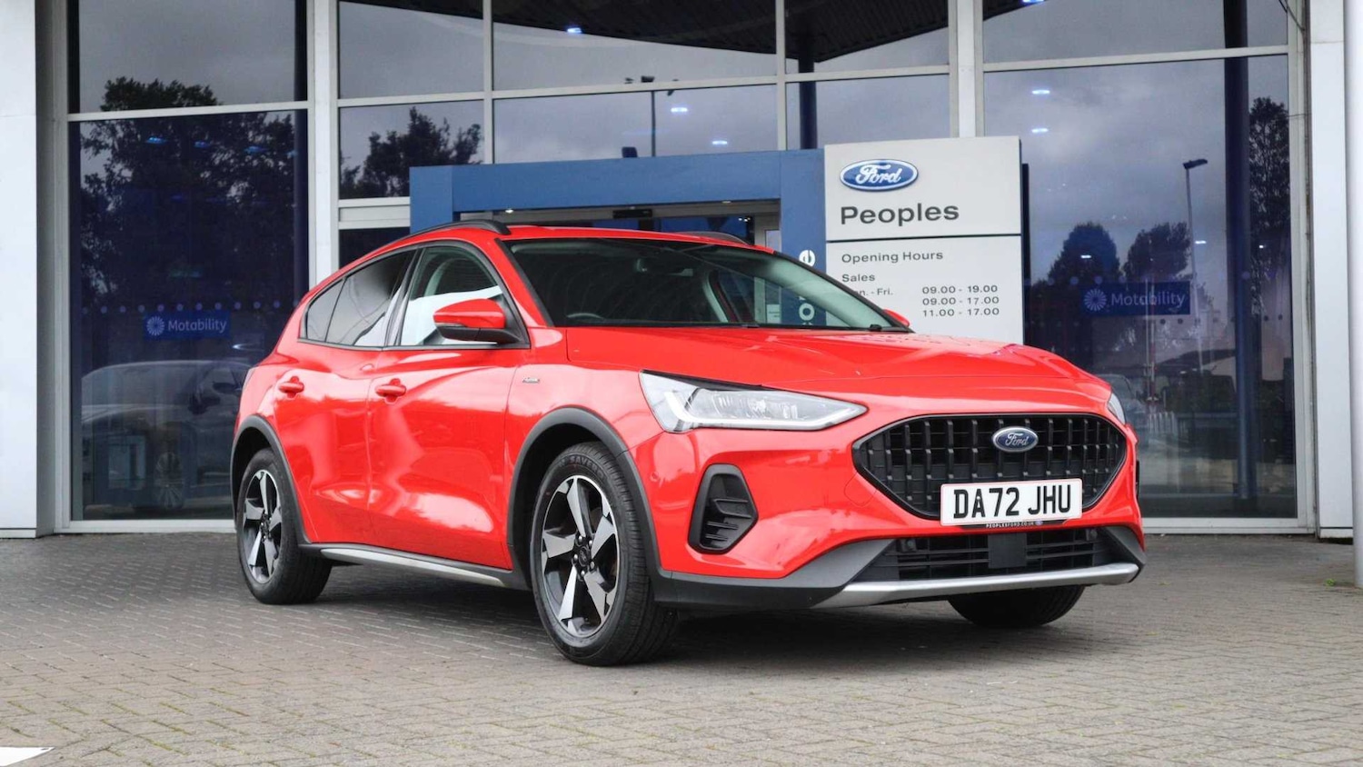 Used Ford Focus 2023 for sale - 76818355: Photo 1