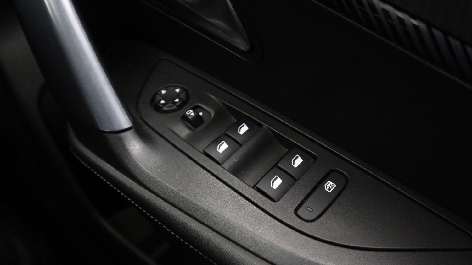 Used Peugeot 2008 2020 for sale - 77397385: Photo 39