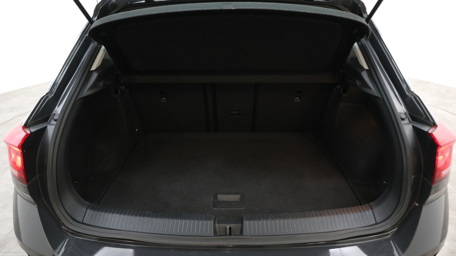 Used Volkswagen T-Roc 2019 for sale - 76818409: Photo 27