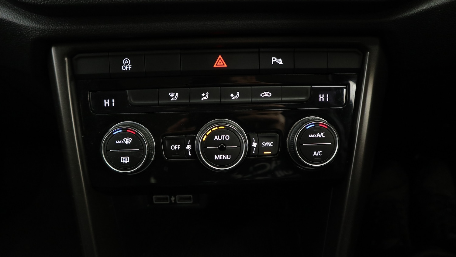 Used Volkswagen T-Roc 2019 for sale - 76818409: Photo 34