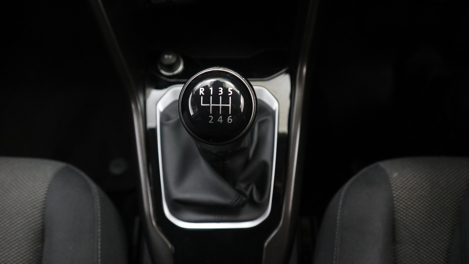 Used Volkswagen T-Roc 2019 for sale - 76818409: Photo 36