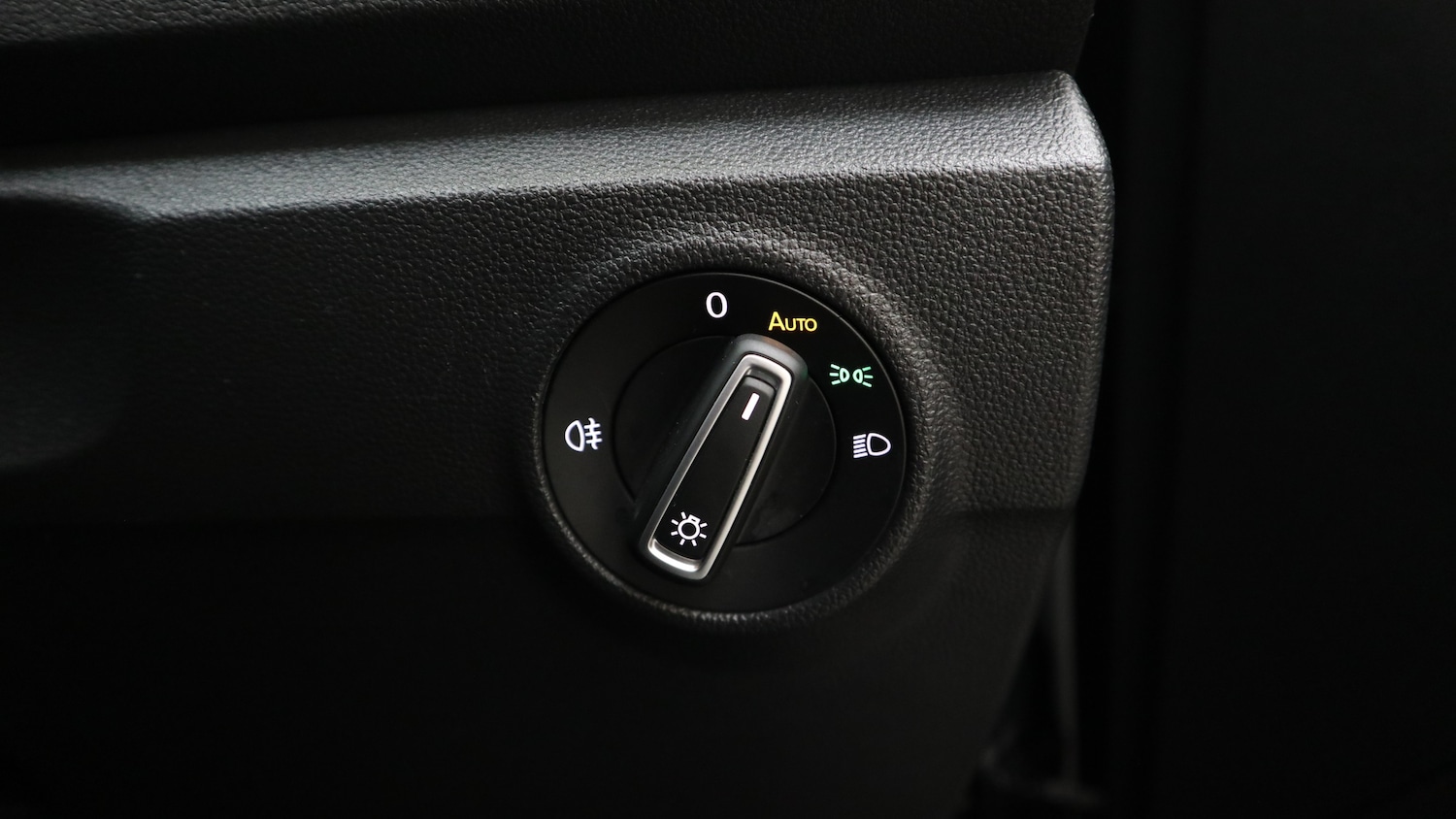 Used Volkswagen T-Roc 2019 for sale - 76818409: Photo 38