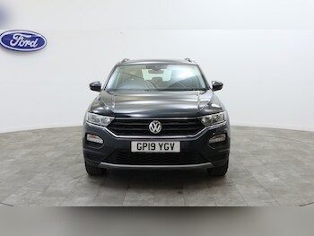 Used Volkswagen T-Roc 2019 for sale - 76818409: Photo