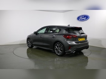 Used Ford Focus 2022 for sale - 76908079: Photo