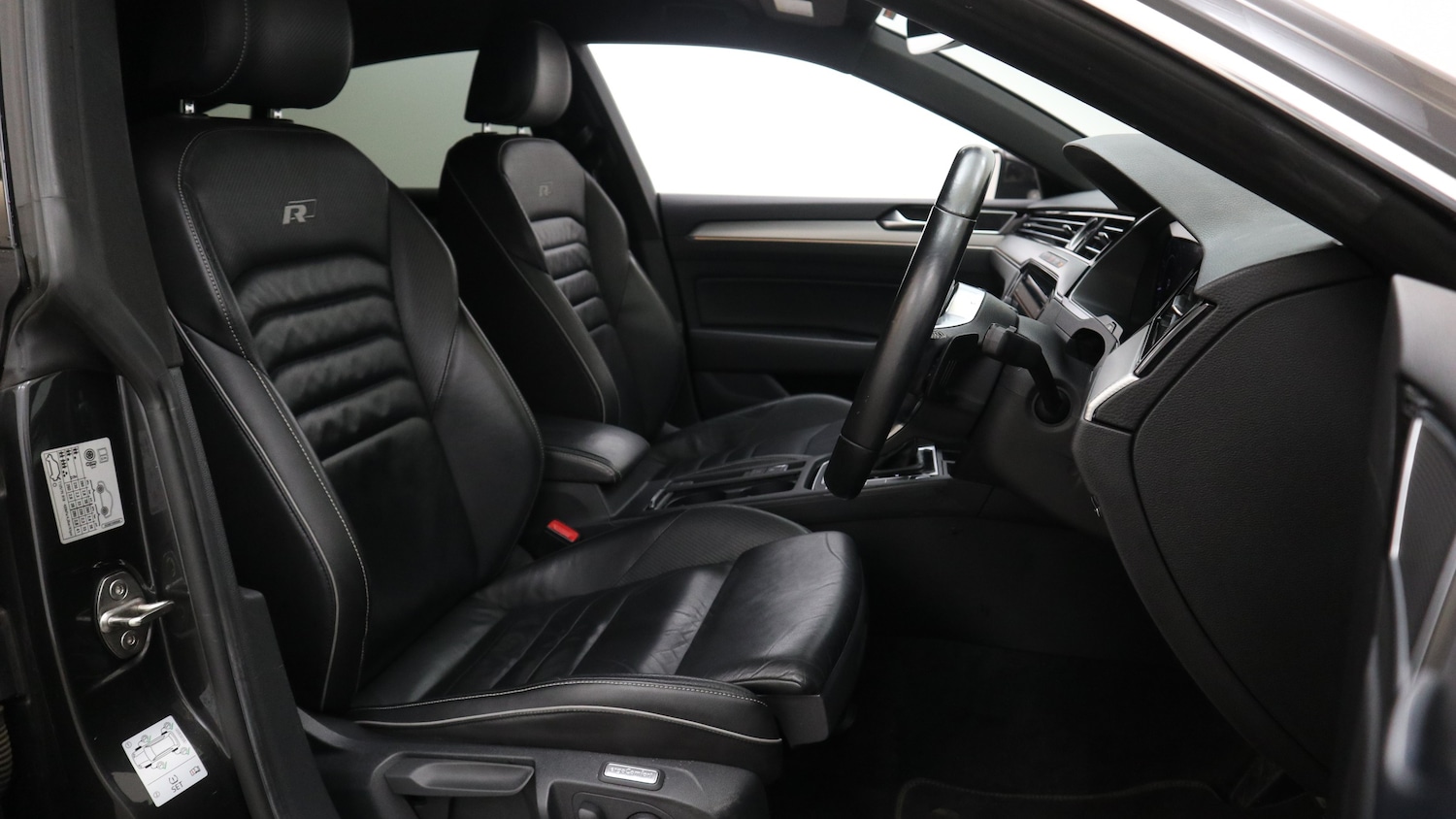 Used Volkswagen Arteon 2017 for sale - 76818405: Photo 24