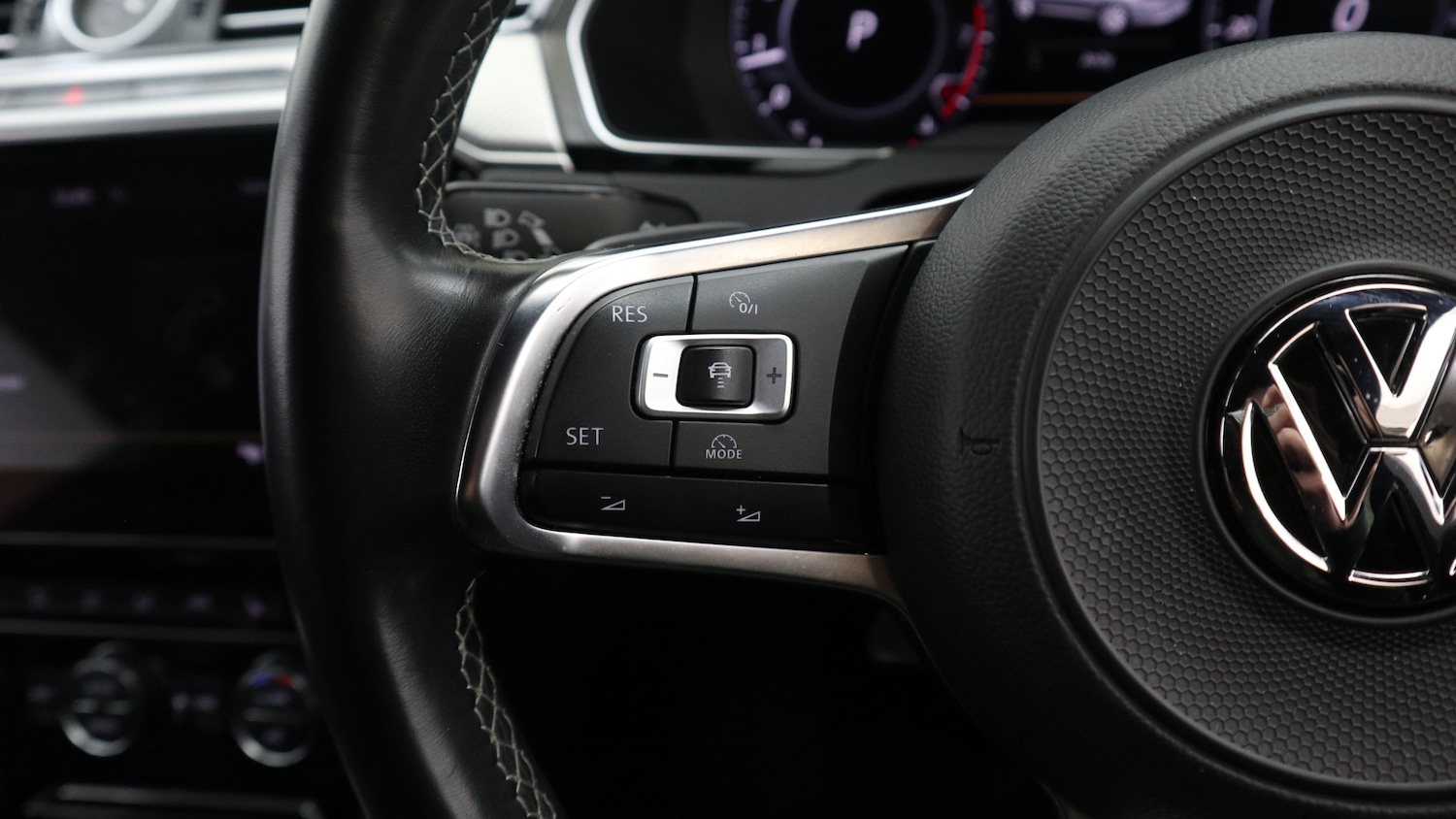 Used Volkswagen Arteon 2017 for sale - 76818405: Photo 30