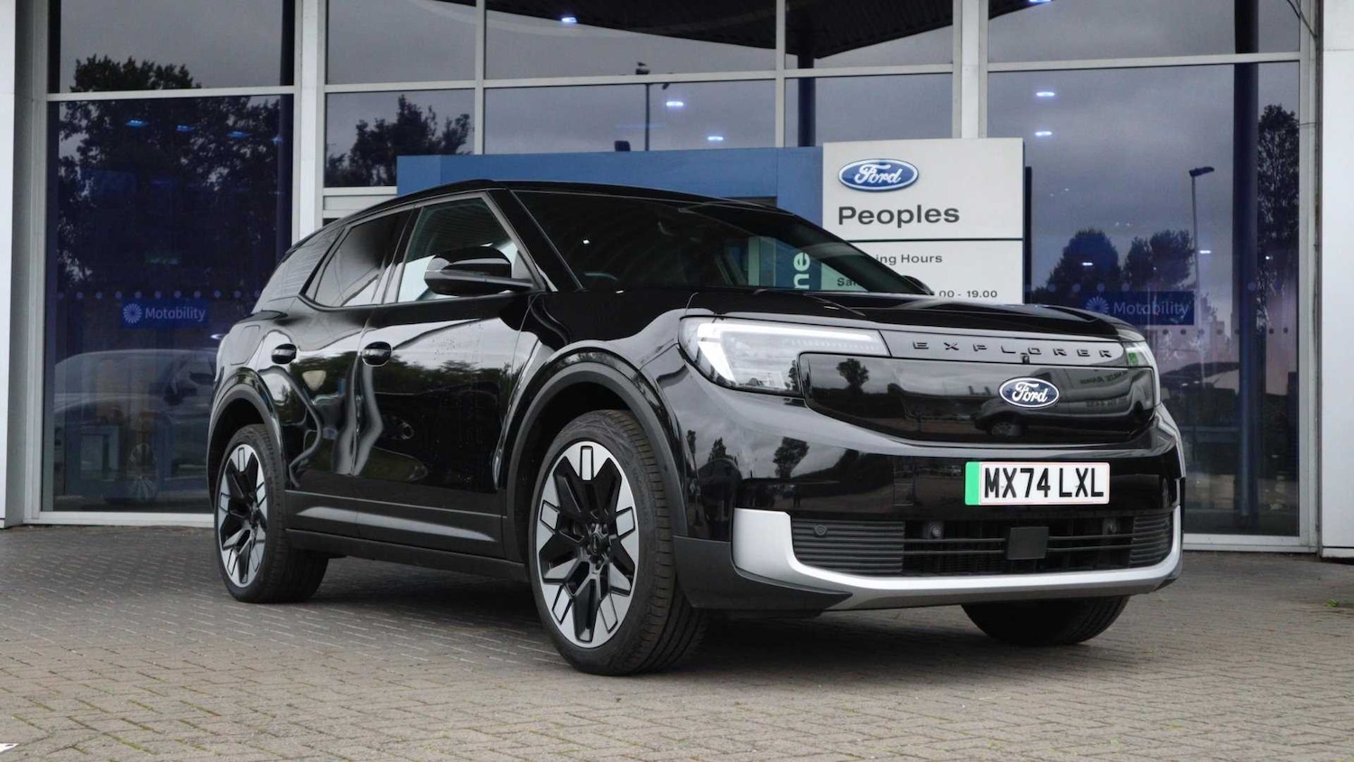 Used Ford Explorer 2024 for sale - 76818349: Photo 1