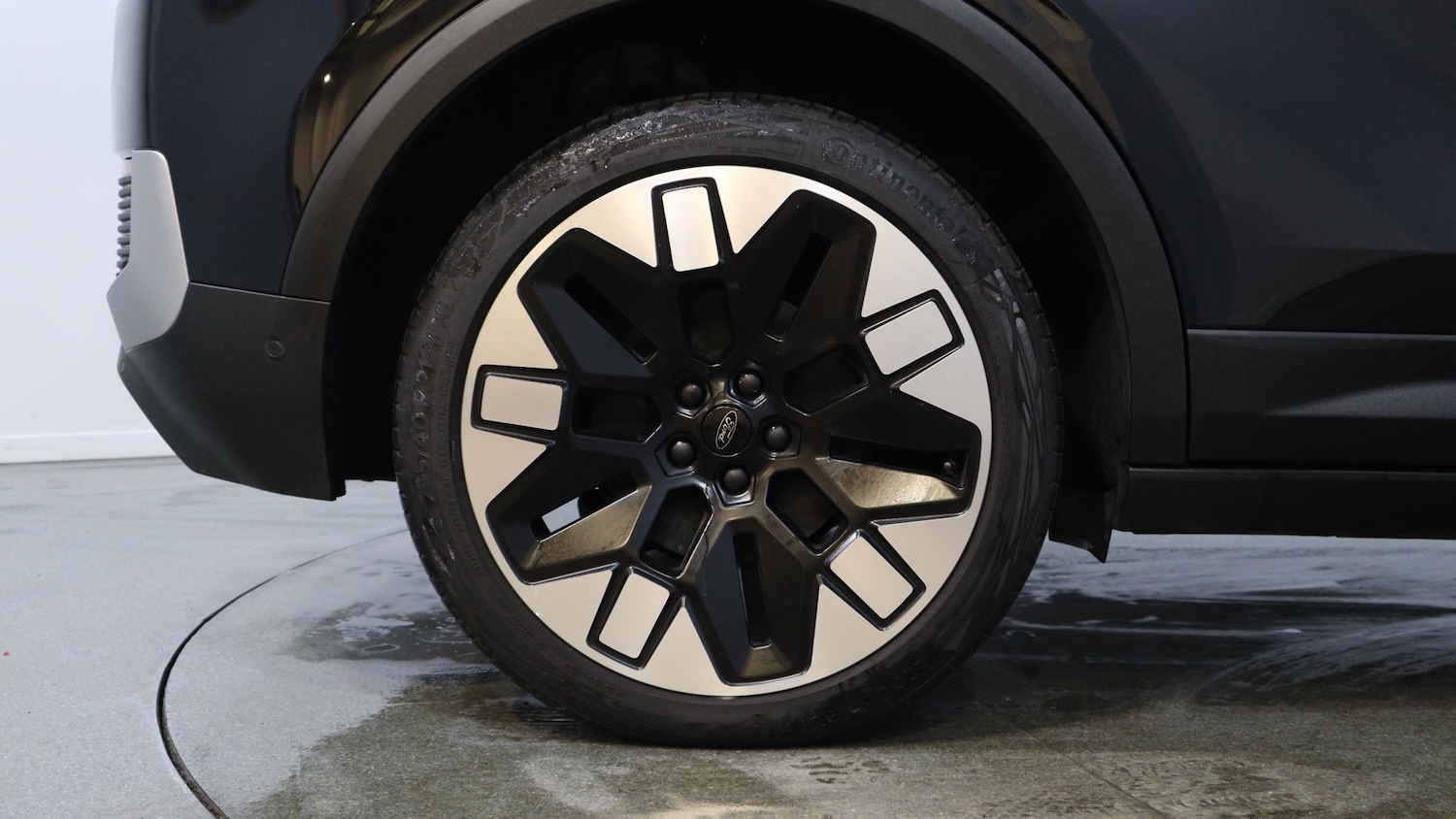 Used Ford Explorer 2024 for sale - 76818349: Photo 14