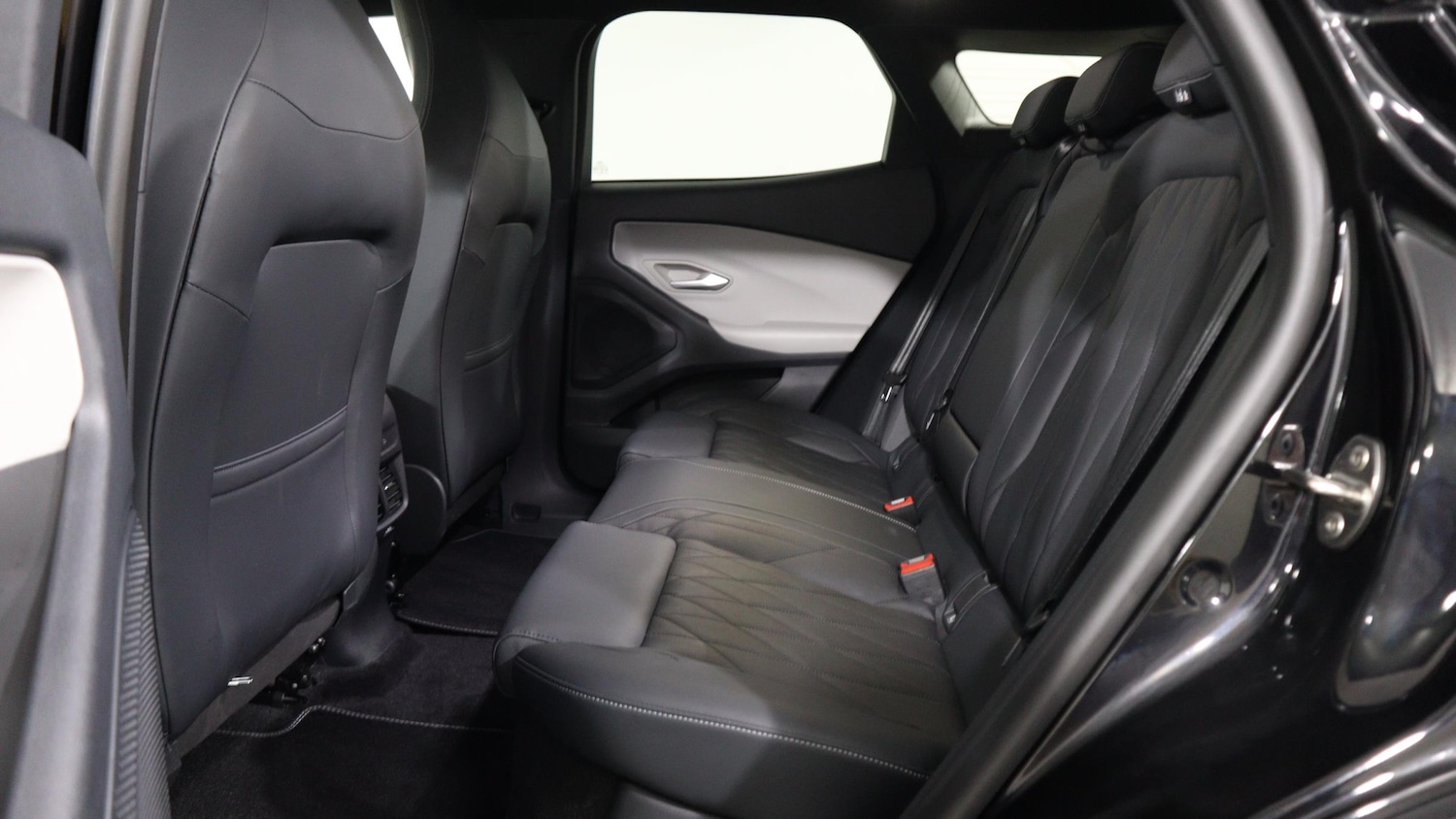 Used Ford Explorer 2024 for sale - 76818349: Photo 25