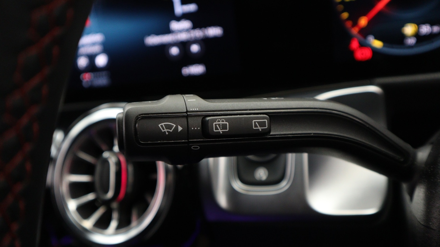 Used Mercedes-Benz GLB 2023 for sale - 76818407: Photo 31