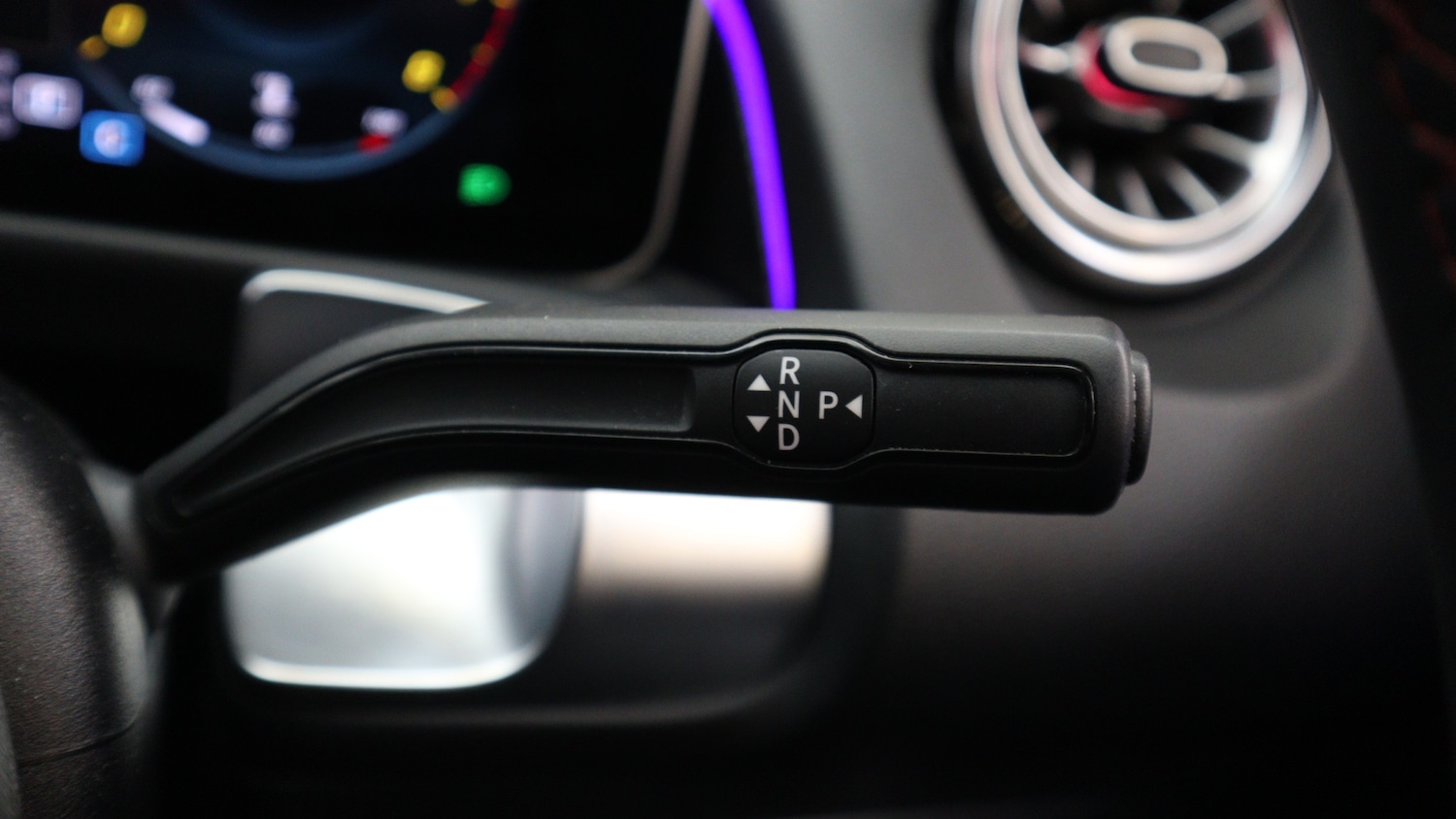 Used Mercedes-Benz GLB 2023 for sale - 76818407: Photo 32