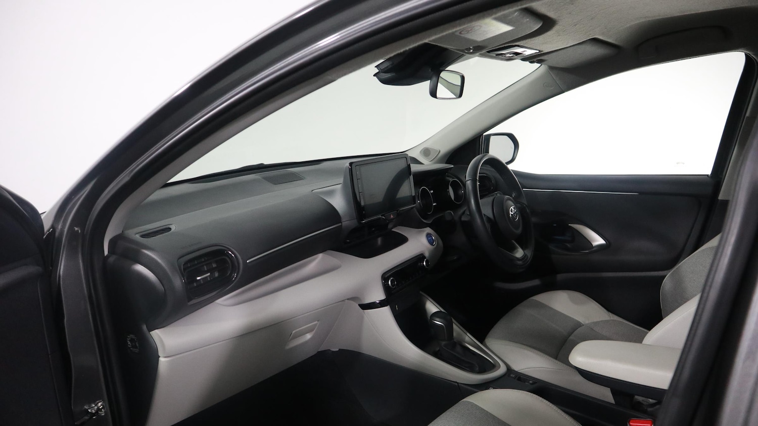 Used Toyota Yaris 2022 for sale - 76818420: Photo 22