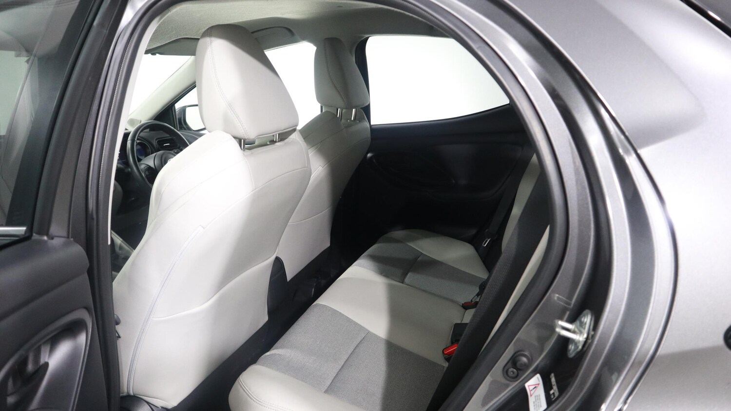 Used Toyota Yaris 2022 for sale - 76818420: Photo 23