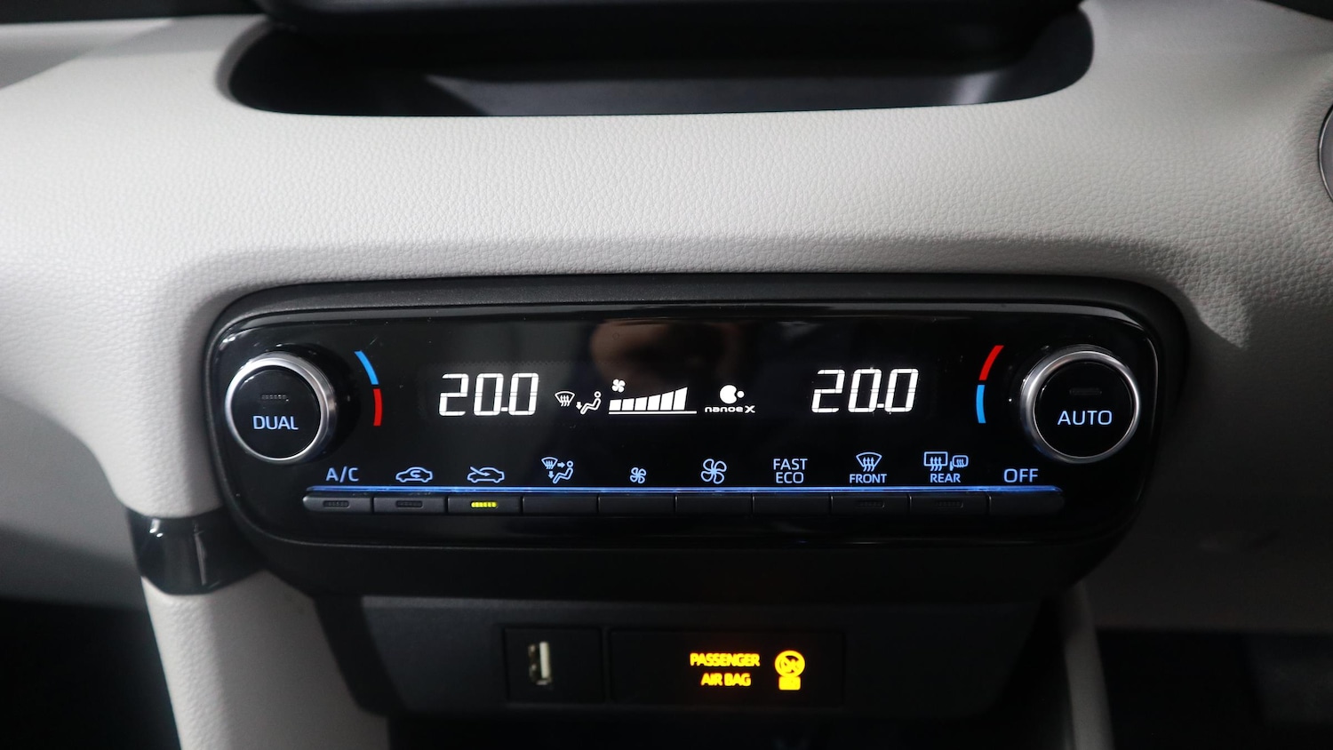 Used Toyota Yaris 2022 for sale - 76818420: Photo 32