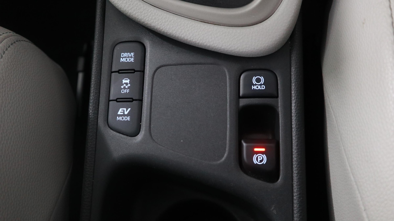 Used Toyota Yaris 2022 for sale - 76818420: Photo 34