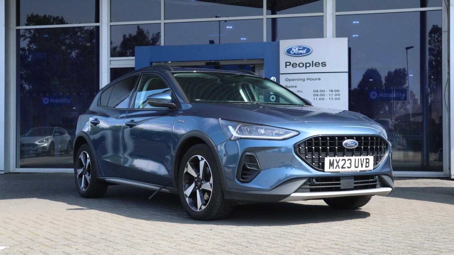 Used Ford Focus 2023 for sale - 76818352: Photo 1