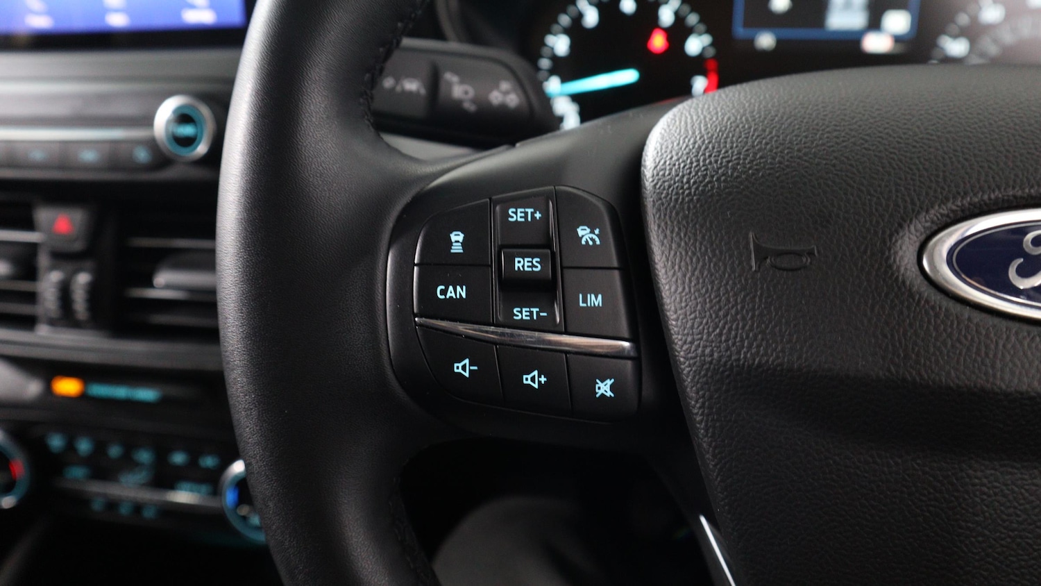 Used Ford Focus 2023 for sale - 76818352: Photo 28