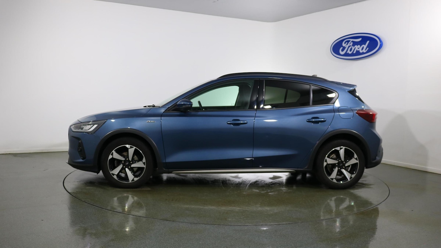 Used Ford Focus 2023 for sale - 76818352: Photo 9