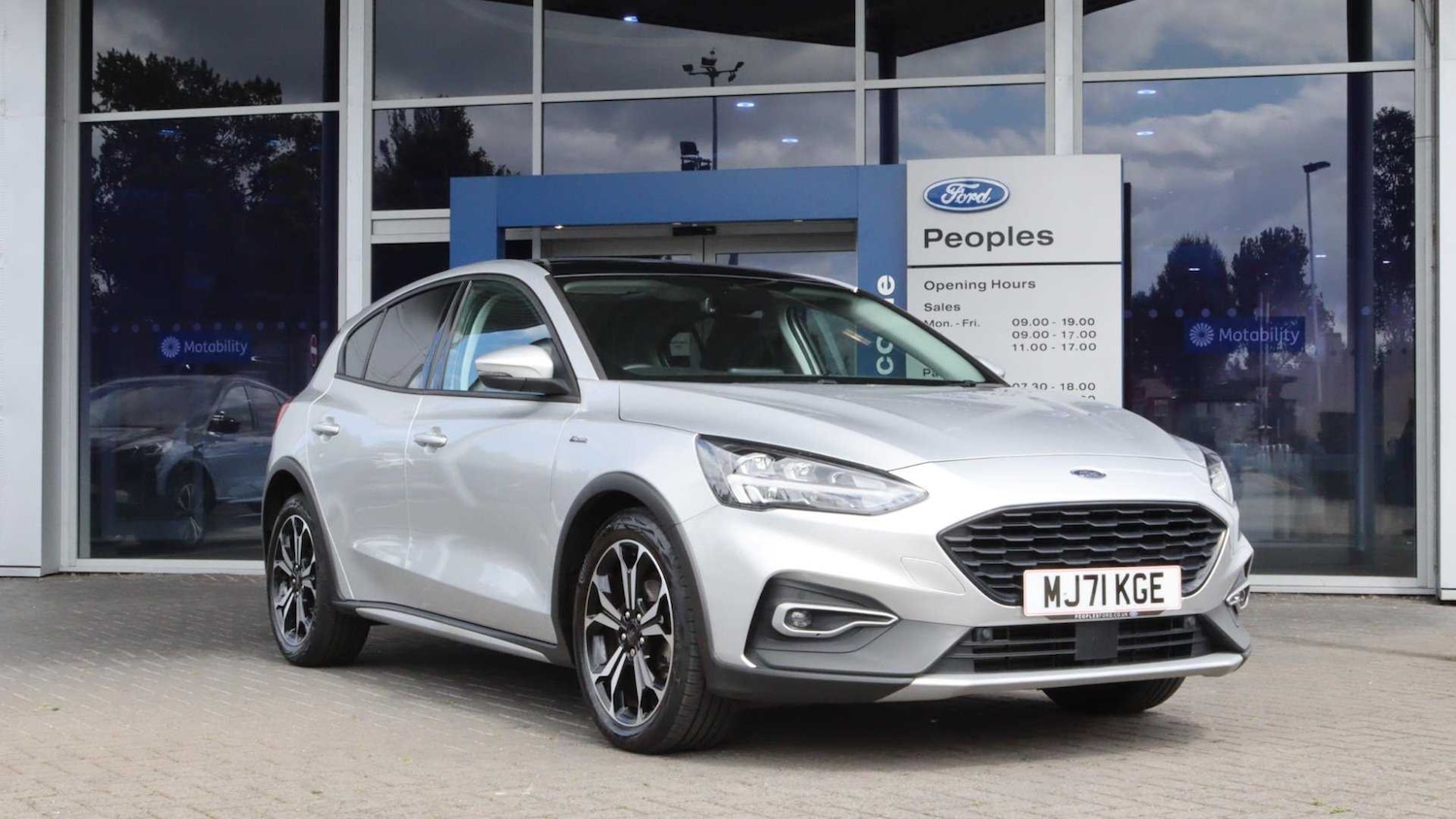 Used Ford Focus 2021 for sale - 76818331: Photo 1