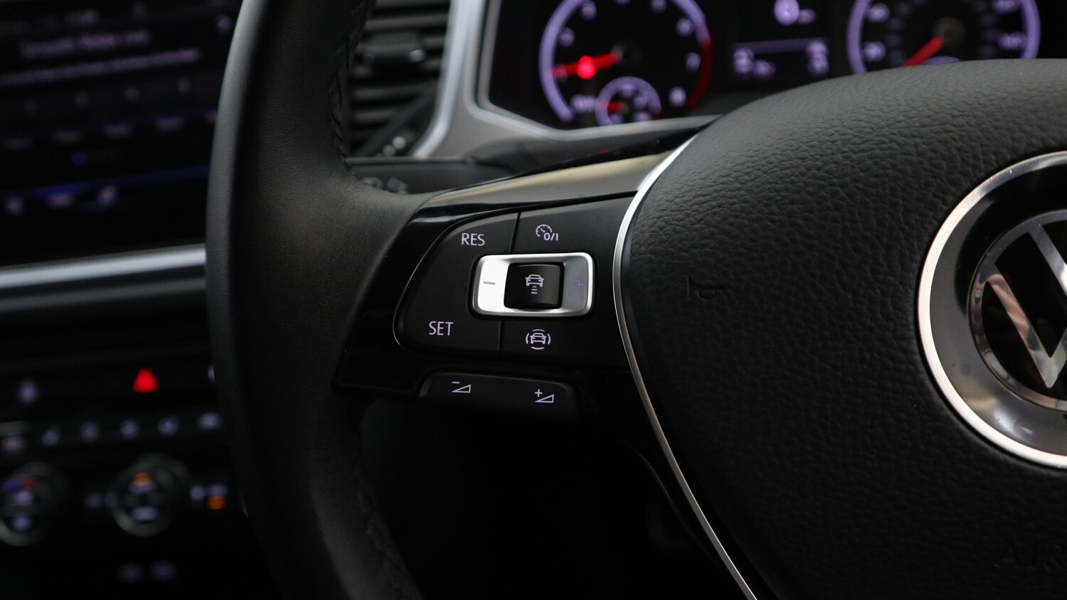 Used Volkswagen T-Roc 2021 for sale - 76818401: Photo 30