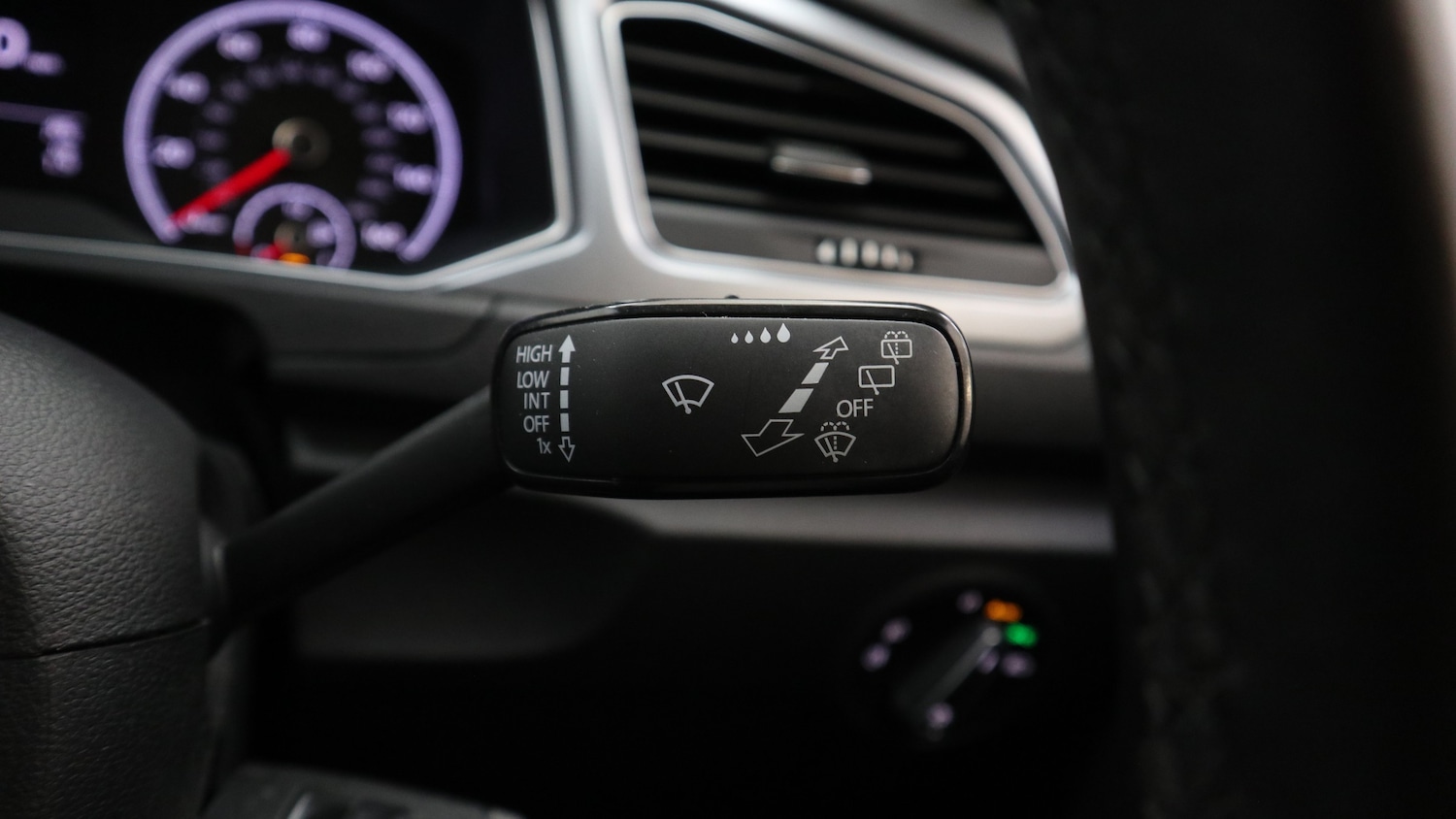 Used Volkswagen T-Roc 2021 for sale - 76818401: Photo 33