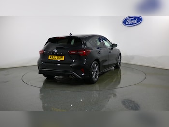 Used Ford Focus 2023 for sale - 77942110: Photo