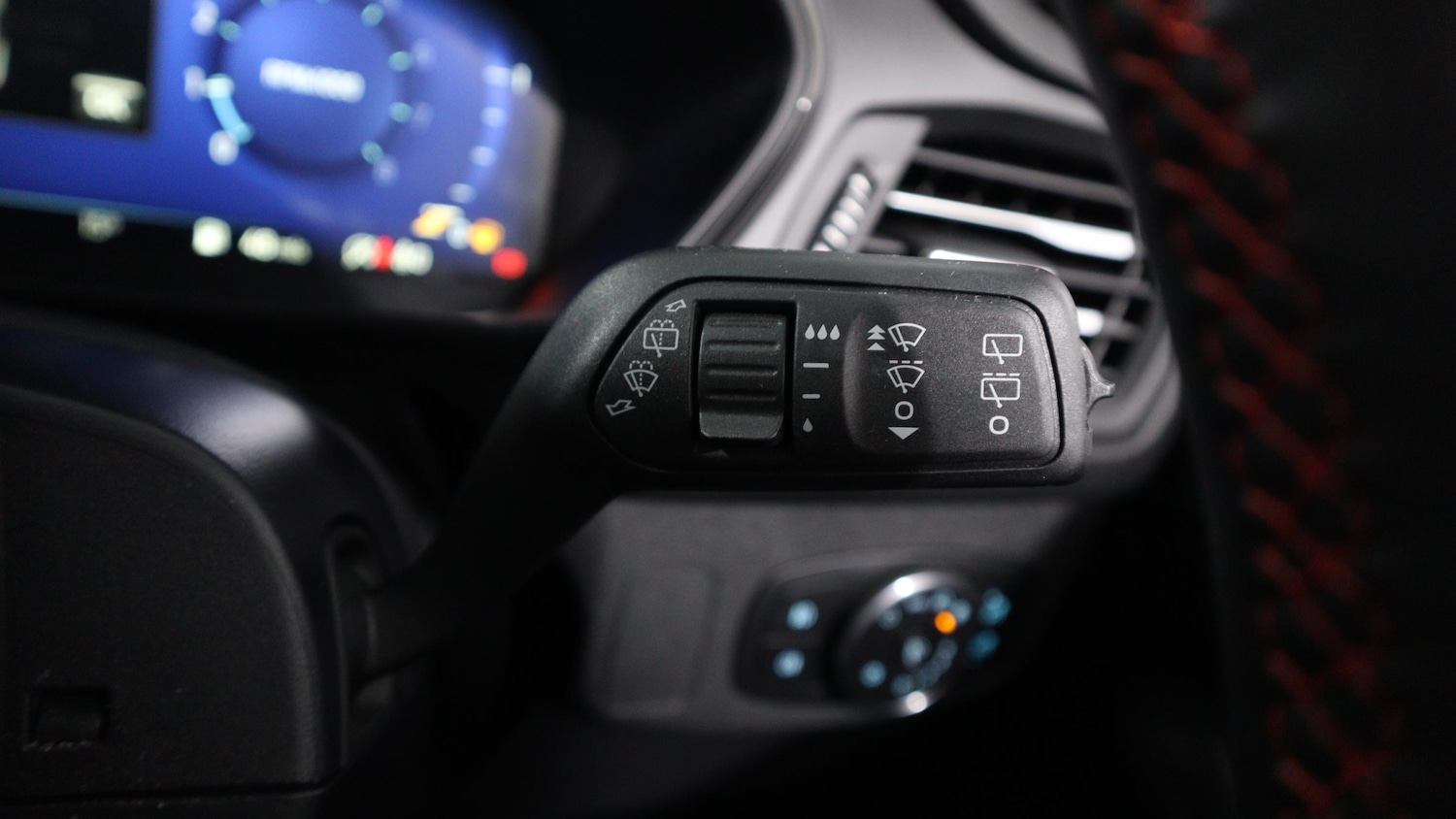 Used Ford Focus 2023 for sale - 76818371: Photo 31