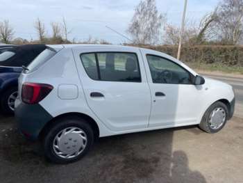 Used Dacia Sandero 2017 for sale - 74938626: Photo