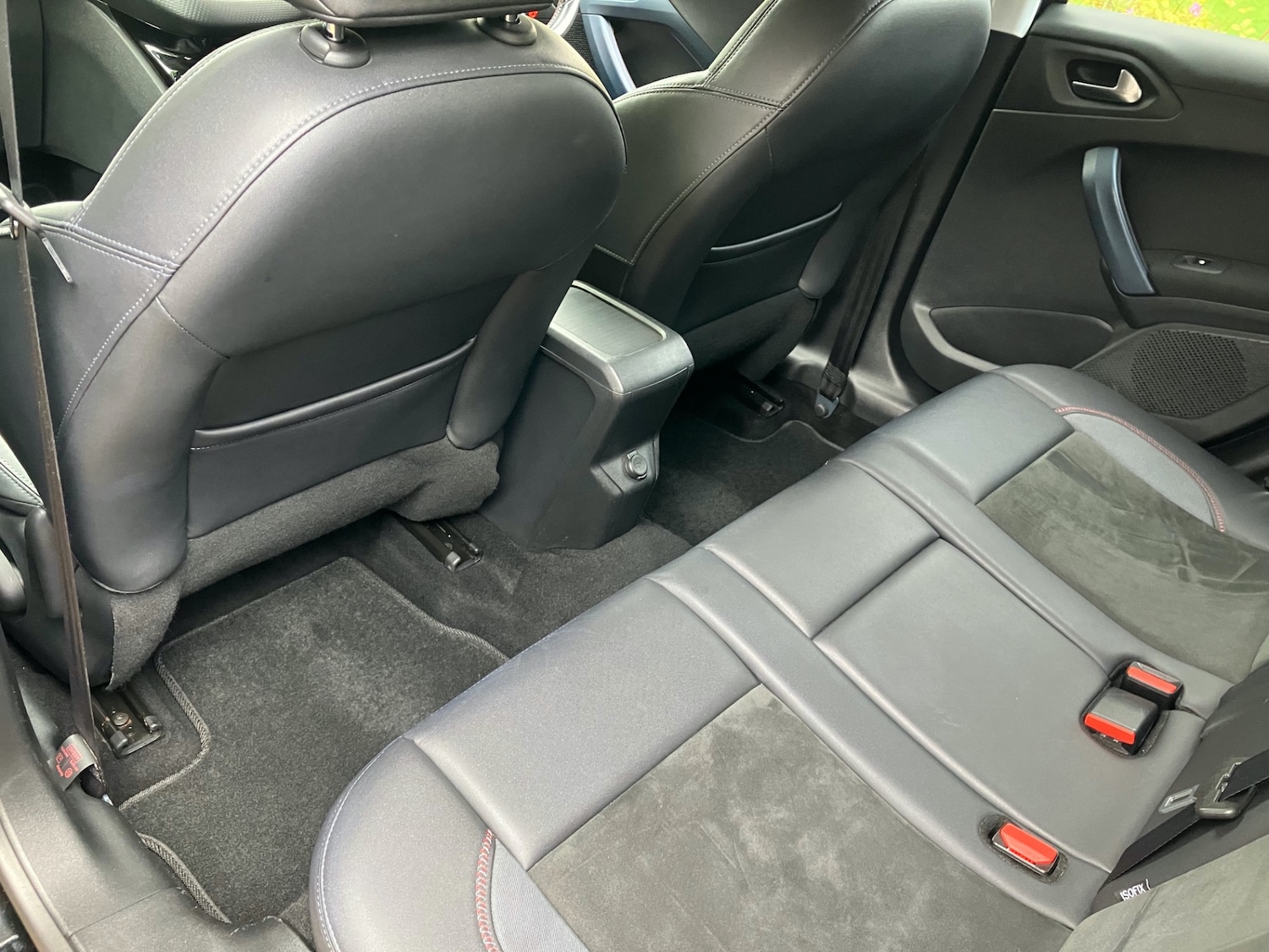 Used Peugeot 2008 2014 for sale - 76380288: Photo 30