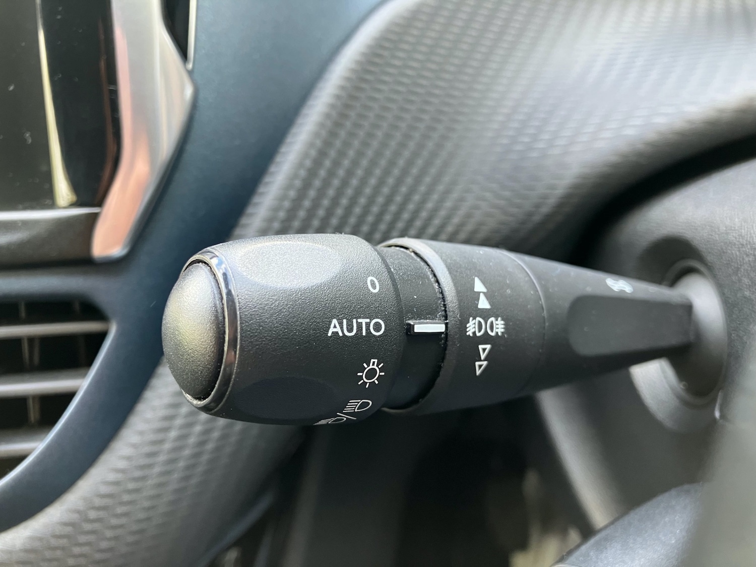 Used Peugeot 2008 2014 for sale - 76380288: Photo 41