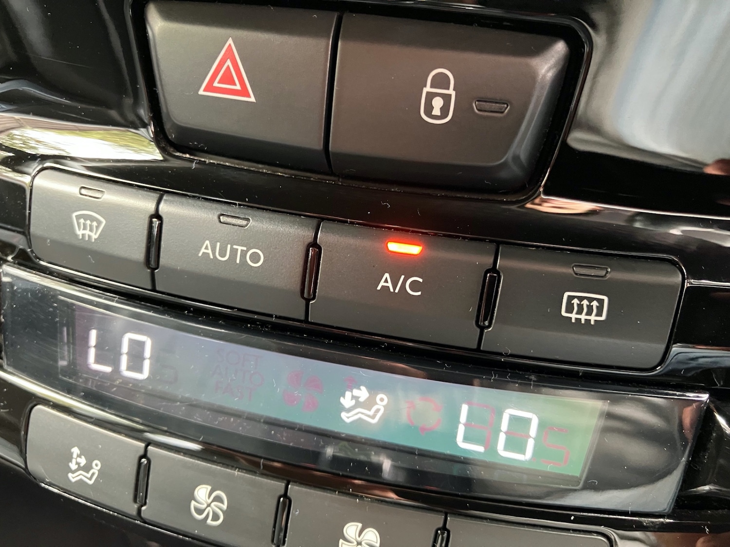 Used Peugeot 2008 2014 for sale - 76380288: Photo 61