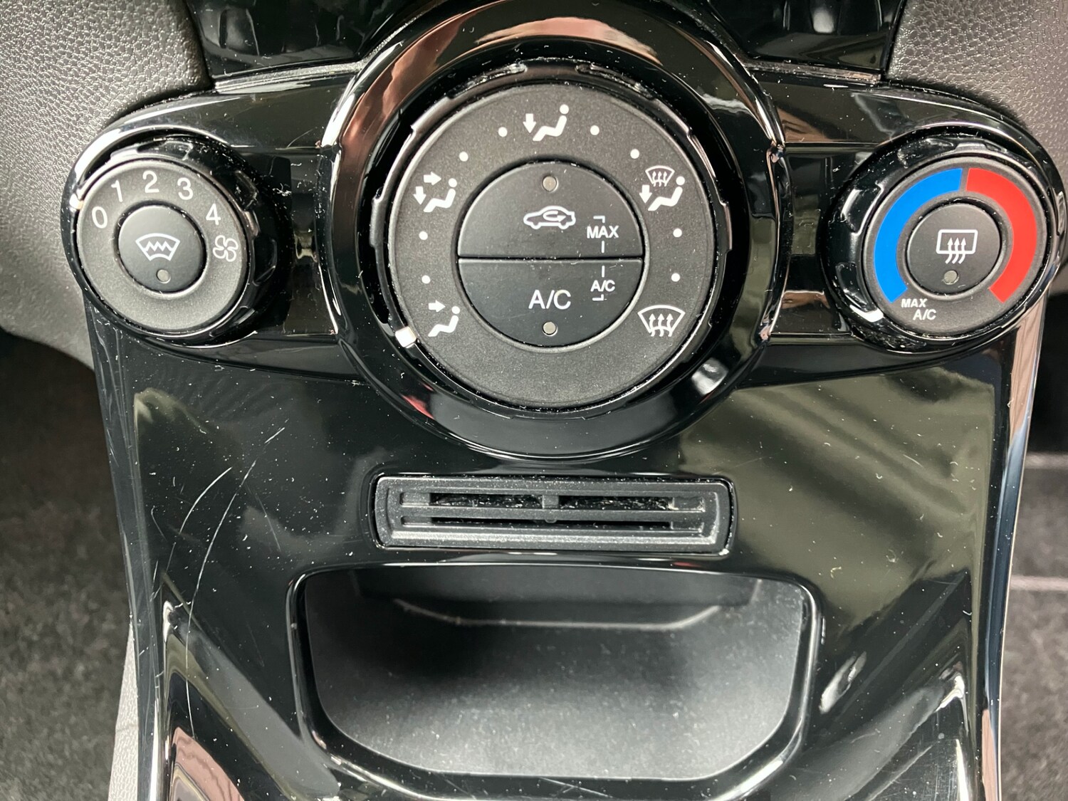 Used Ford Fiesta 2015 for sale - 76380247: Photo 31