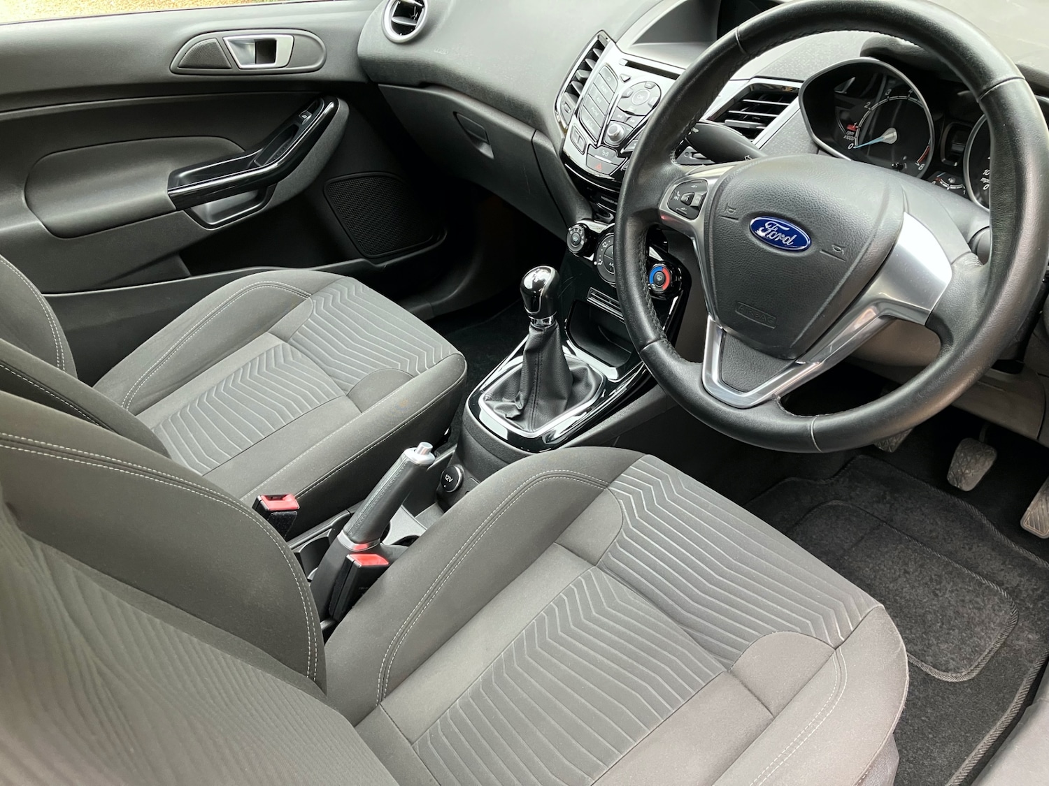 Used Ford Fiesta 2015 for sale - 76380247: Photo 50