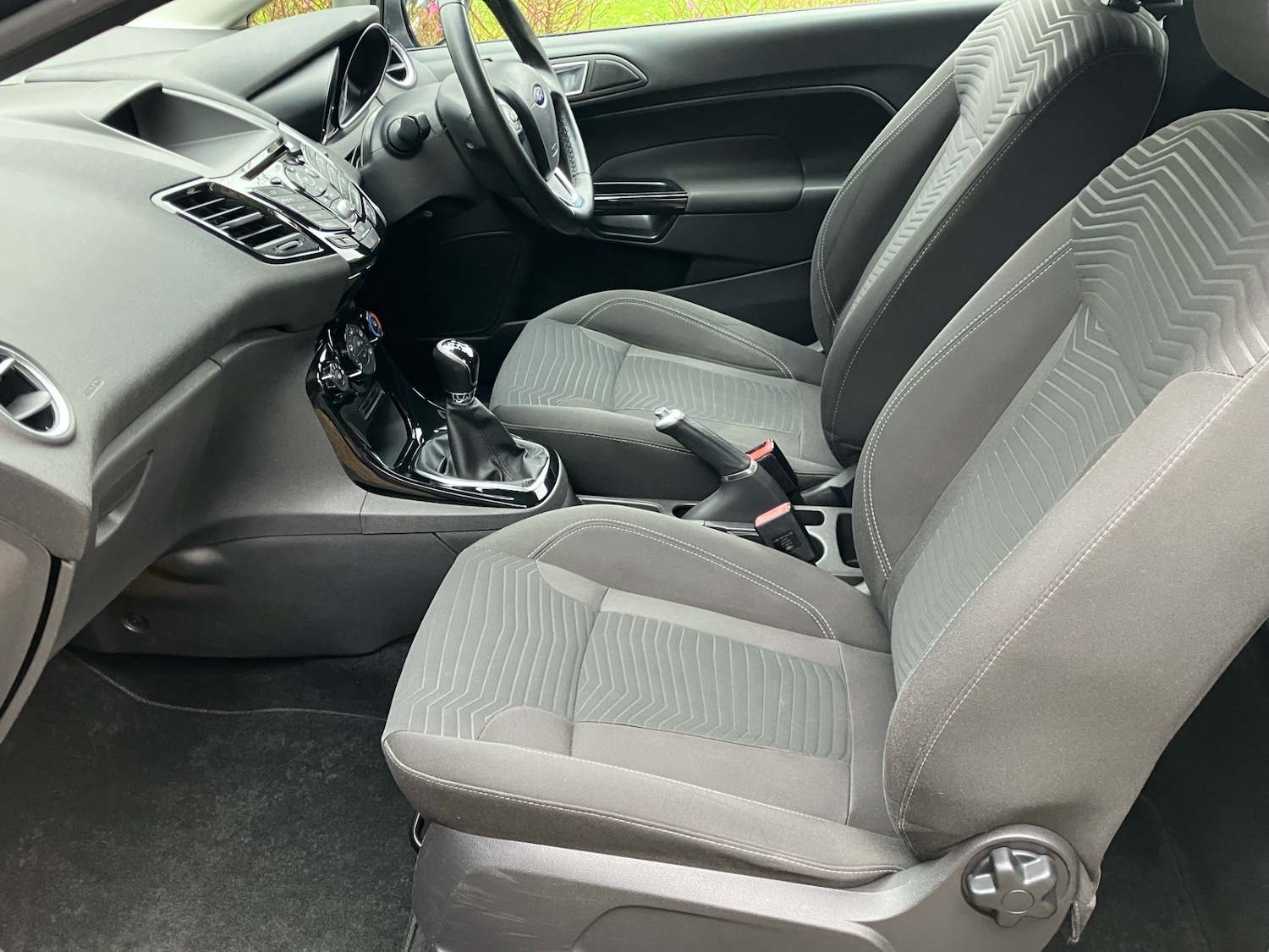 Used Ford Fiesta 2015 for sale - 76380247: Photo 8