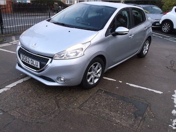 Used Peugeot 208 2012 for sale - 77220300: Photo