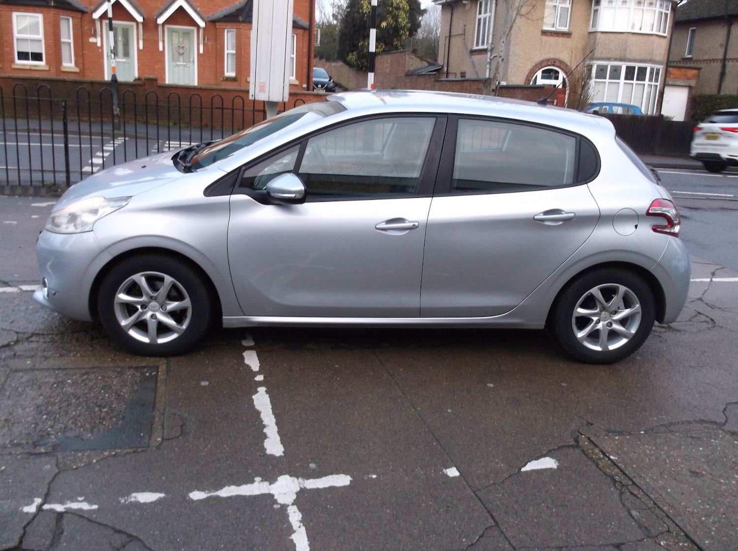 Used Peugeot 208 2012 for sale - 77220300: Photo 3