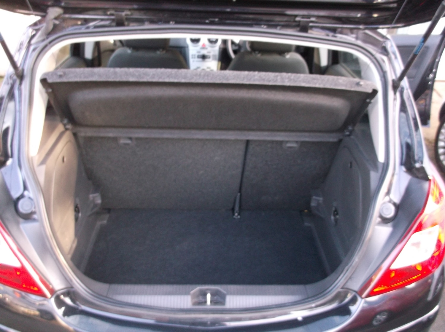 Used Vauxhall Corsa 2009 for sale - 77878058: Photo 9