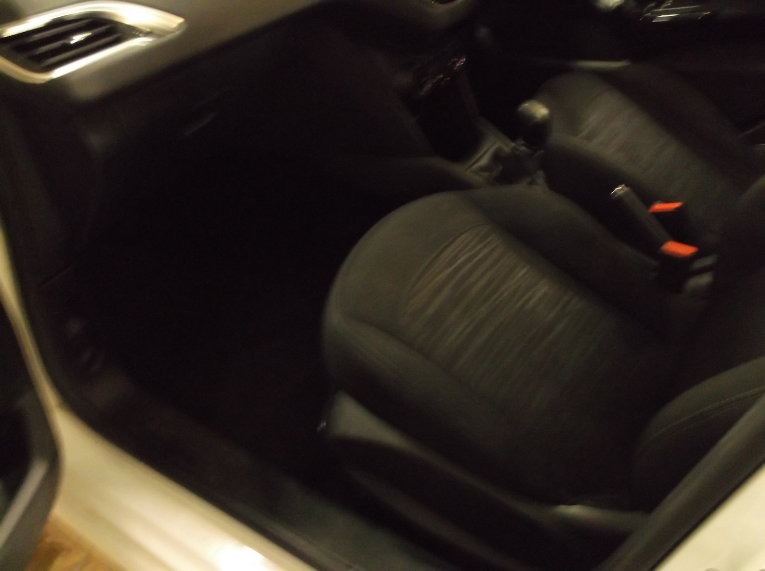 Used Peugeot 208 2014 for sale - 77778920: Photo 14