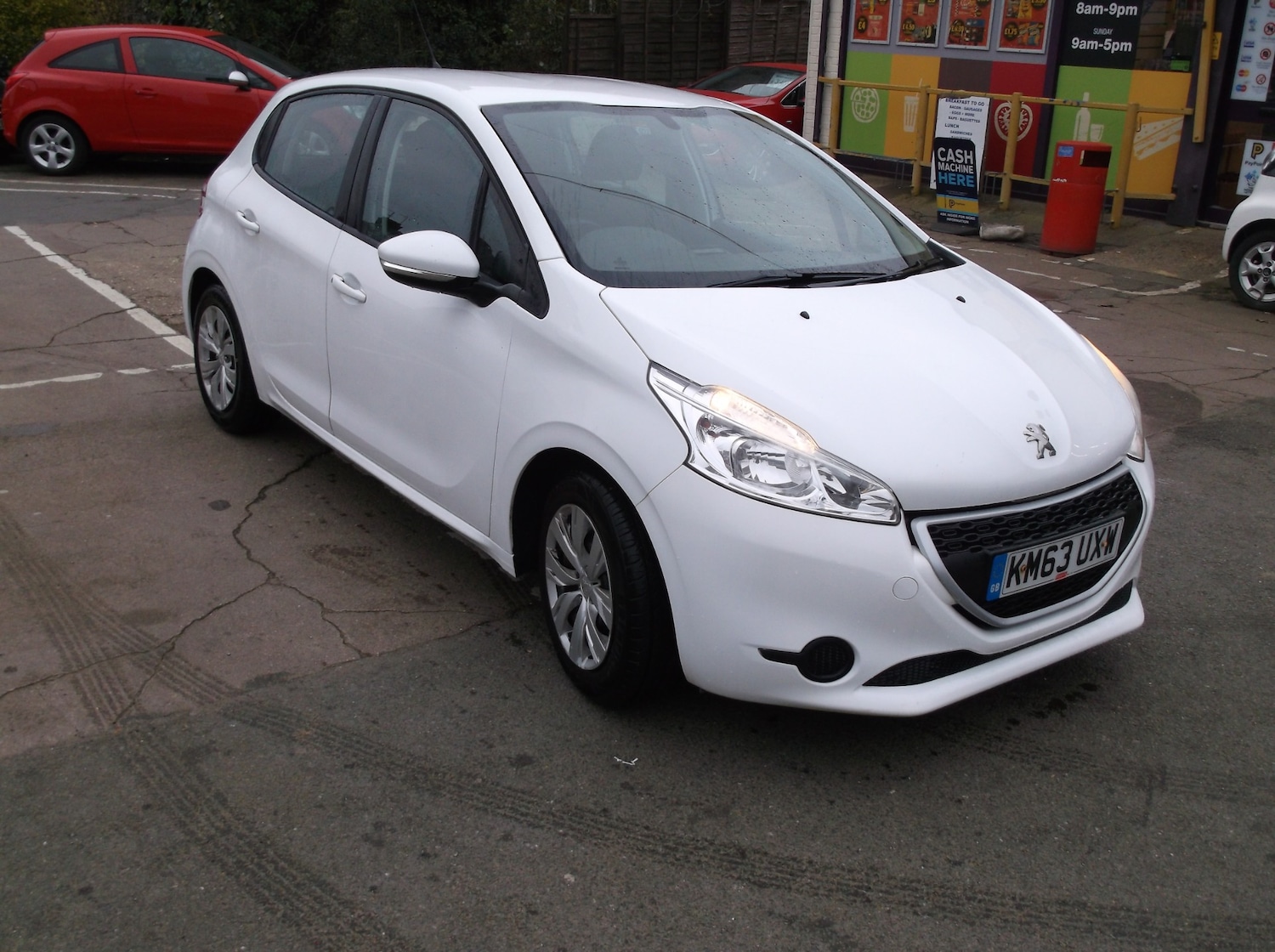 Used Peugeot 208 2014 for sale - 77778920: Photo 2