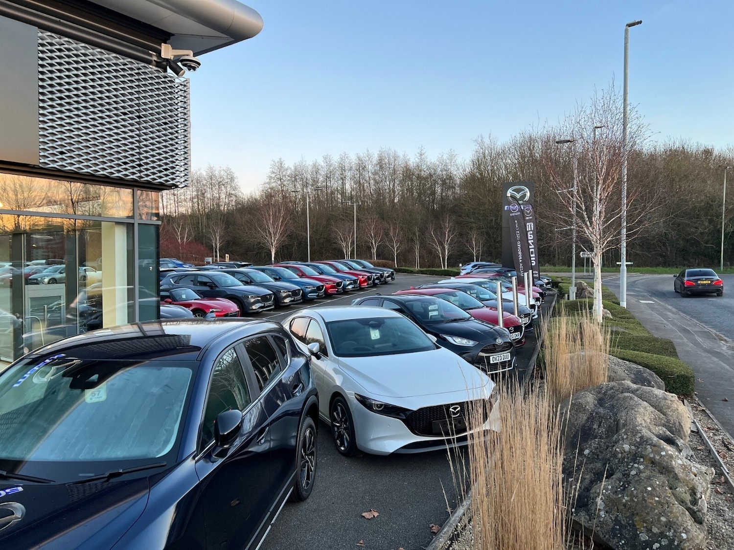 Used Mazda Mazda2 HYBRID 2024 for sale - 77916054: Photo 3