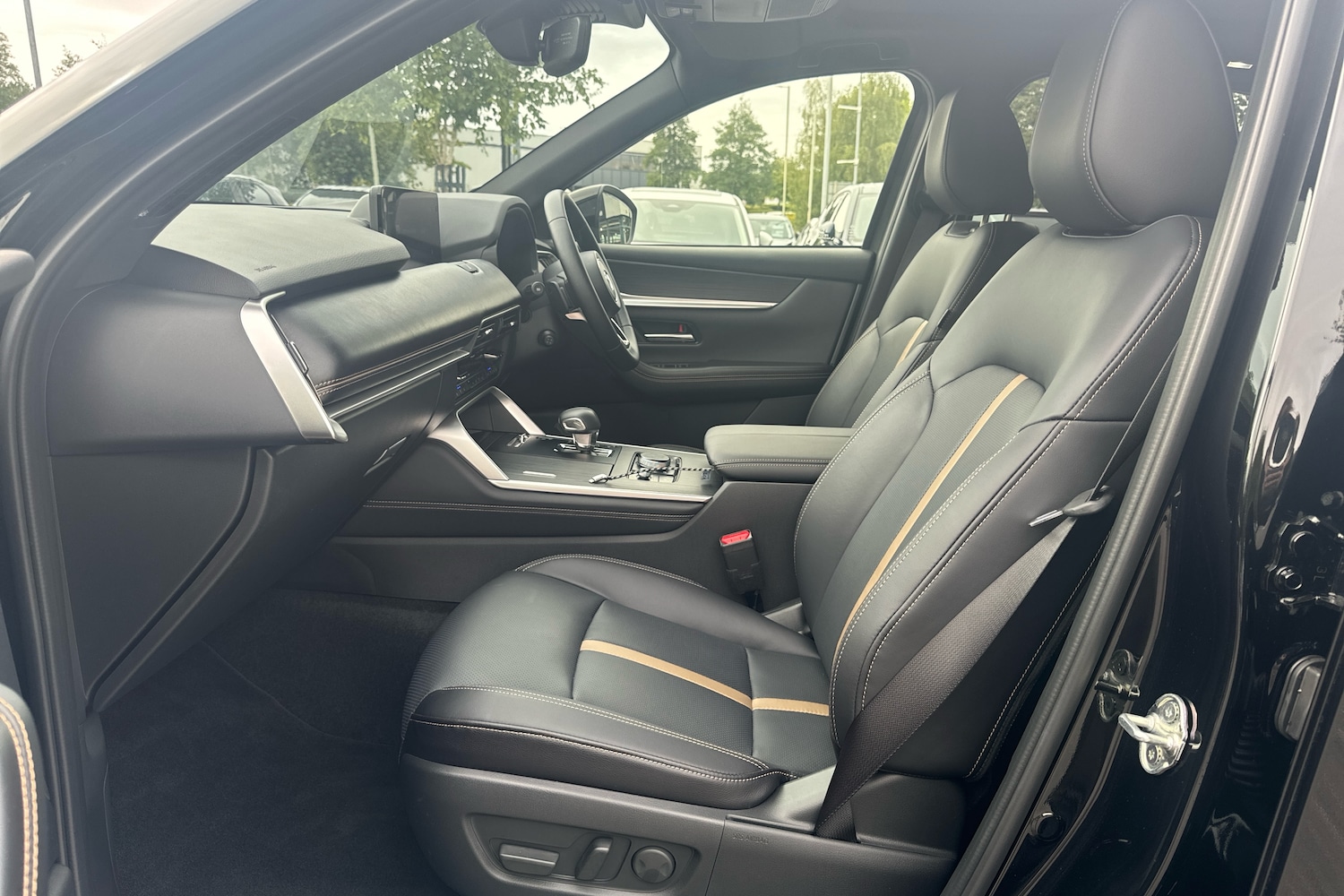 Used Mazda CX-60 2025 for sale - 76681512: Photo 6