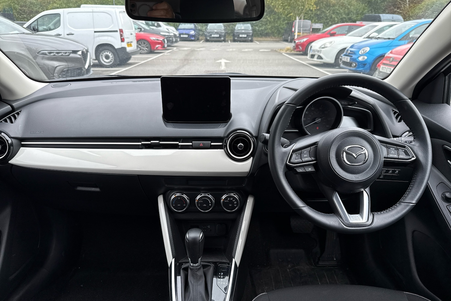 Used Mazda Mazda2 2024 for sale - 76684805: Photo 3