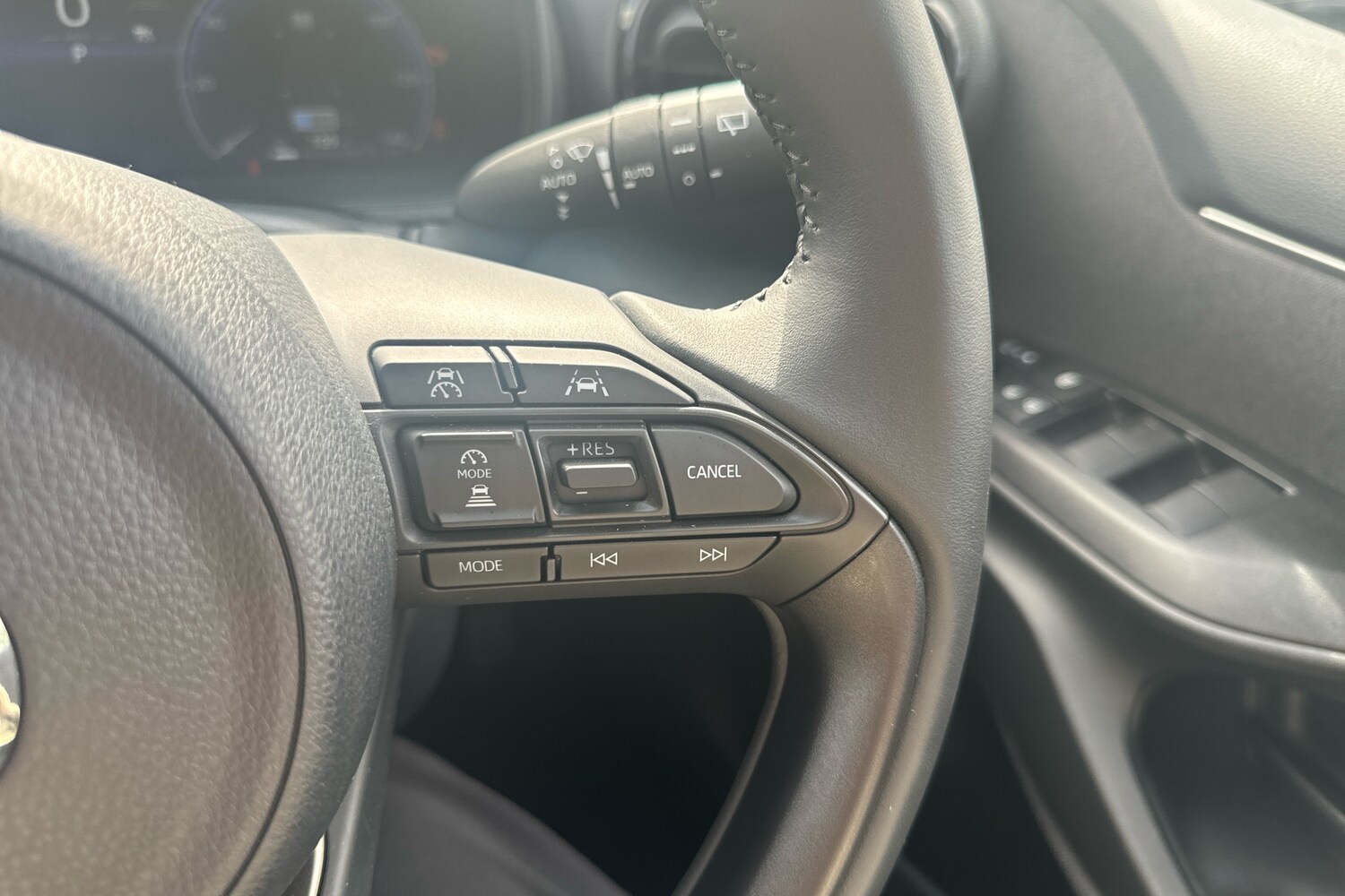 Used Mazda Mazda2 HYBRID 2025 for sale - 76680399: Photo 15