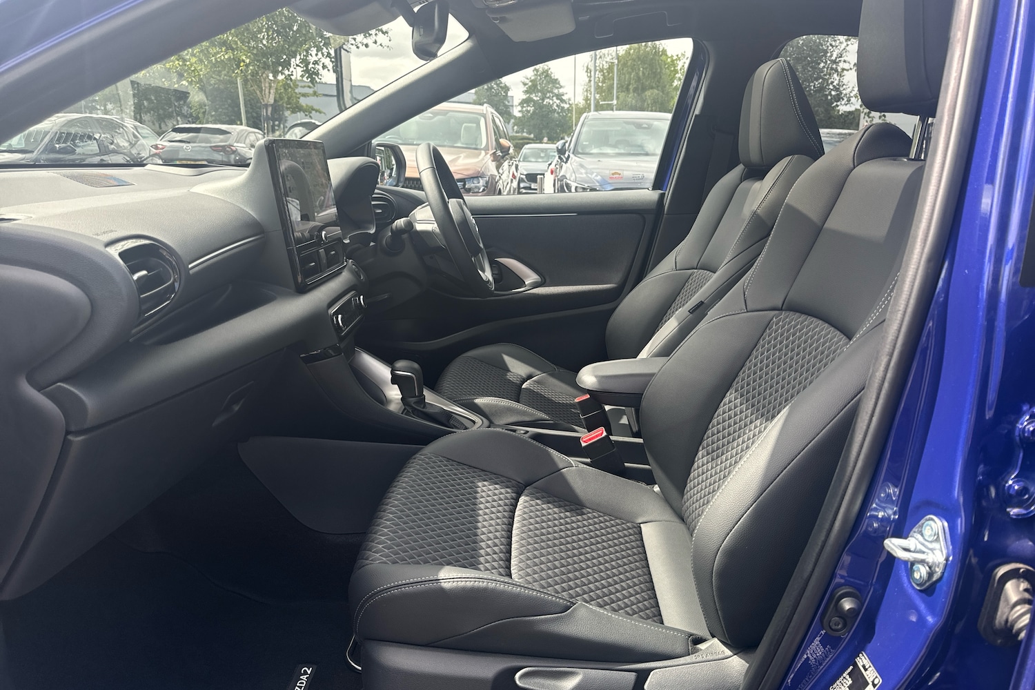 Used Mazda Mazda2 HYBRID 2025 for sale - 76680399: Photo 6