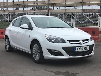 2014 (14) - 1.6 16v Excite Hatchback 5dr Petrol Manual Euro 5 (115 ps)