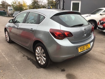 Used Vauxhall Astra 2011 for sale - 76198103: Photo