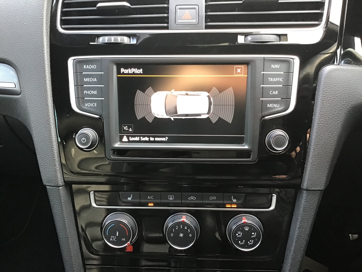 Used Volkswagen Golf 2016 for sale - 76949800: Photo 24